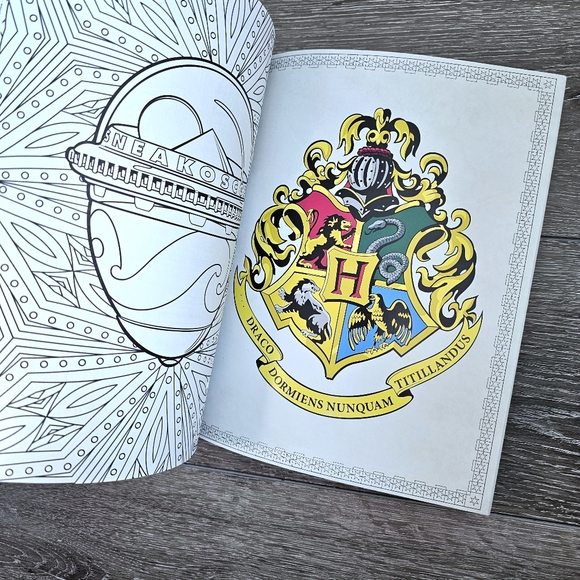 New Harry‎ Potter Adult Coloring Book By Scholastic - Picture 6 of 7